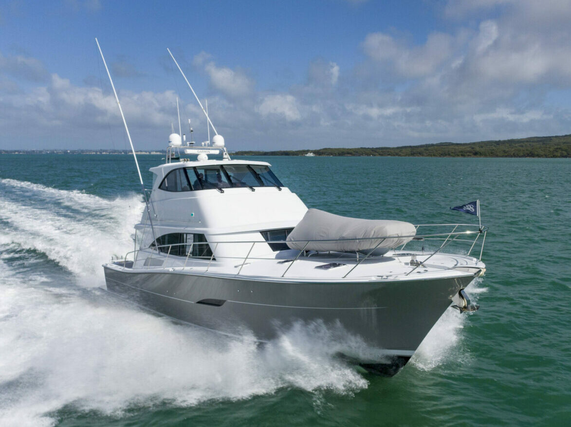 Elite 18m Sportfisher - Crazy Diamond