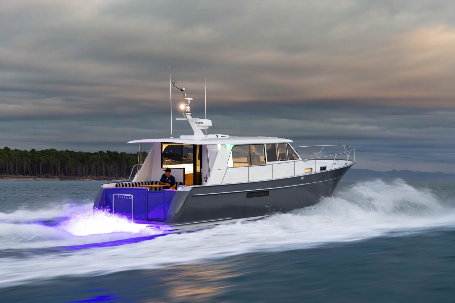 Elite 13.8m Sedan - Kaea